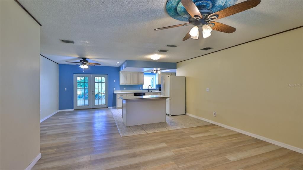 For Sale: $264,500 (3 beds, 2 baths, 1235 Square Feet)
