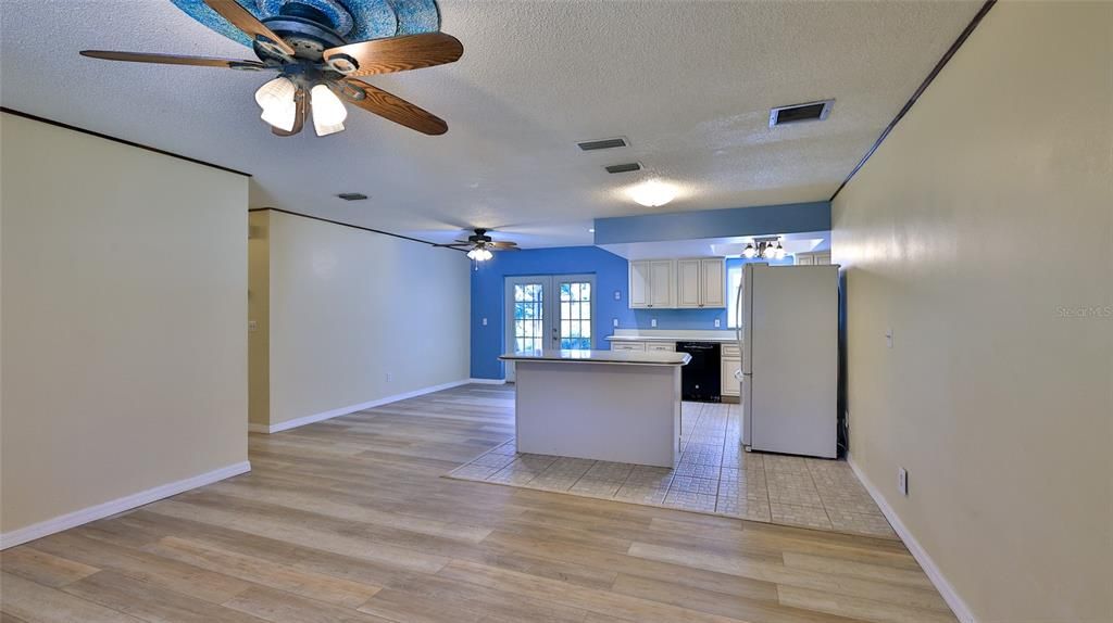 For Sale: $264,500 (3 beds, 2 baths, 1235 Square Feet)