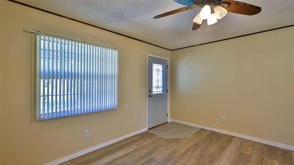 For Sale: $264,500 (3 beds, 2 baths, 1235 Square Feet)