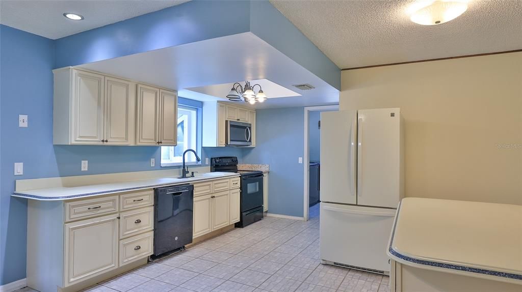 For Sale: $264,500 (3 beds, 2 baths, 1235 Square Feet)