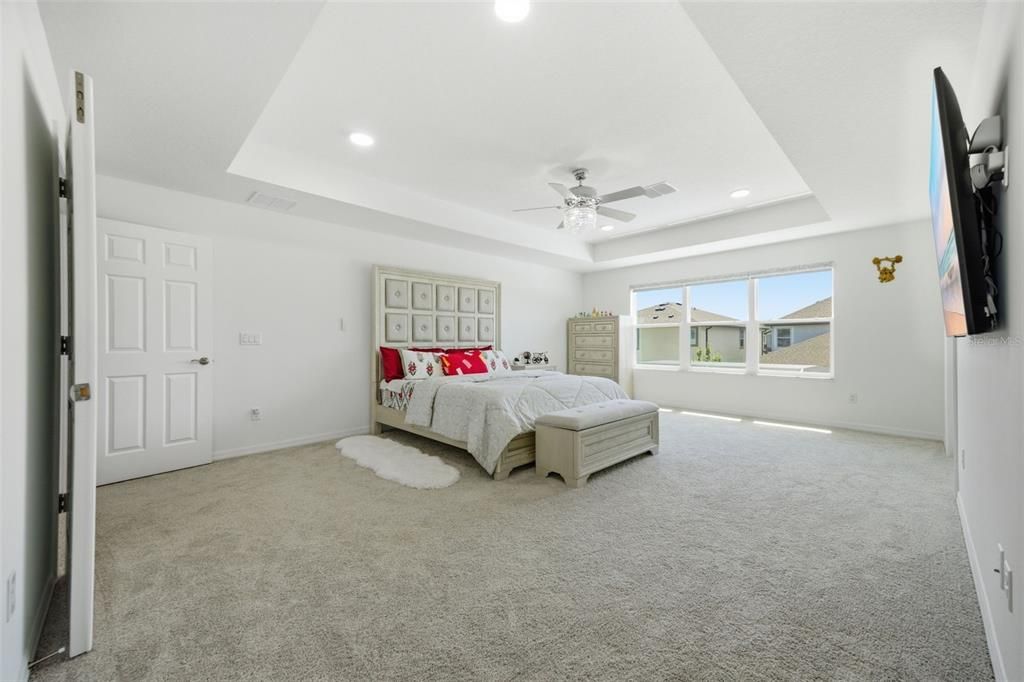 For Sale: $899,000 (5 beds, 4 baths, 3531 Square Feet)