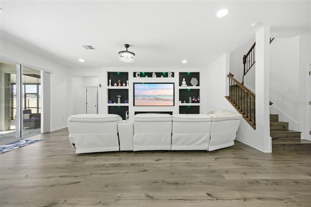 For Sale: $899,000 (5 beds, 4 baths, 3531 Square Feet)