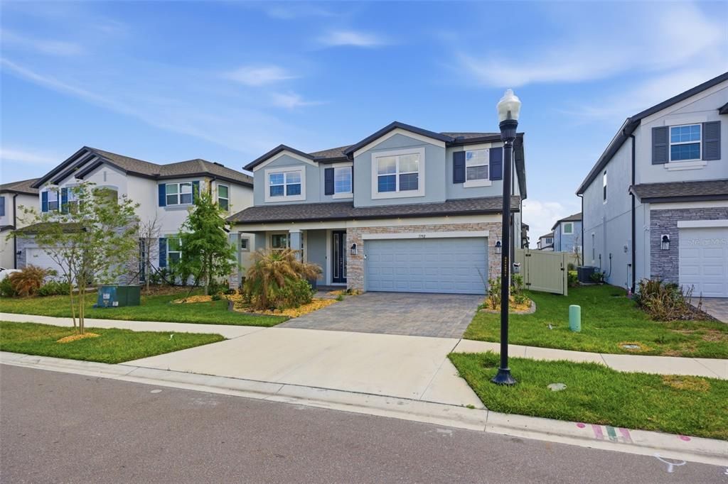 For Sale: $899,000 (5 beds, 4 baths, 3531 Square Feet)