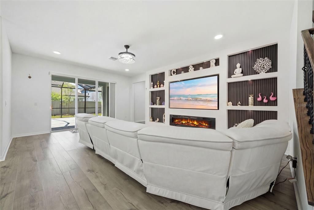 For Sale: $899,000 (5 beds, 4 baths, 3531 Square Feet)