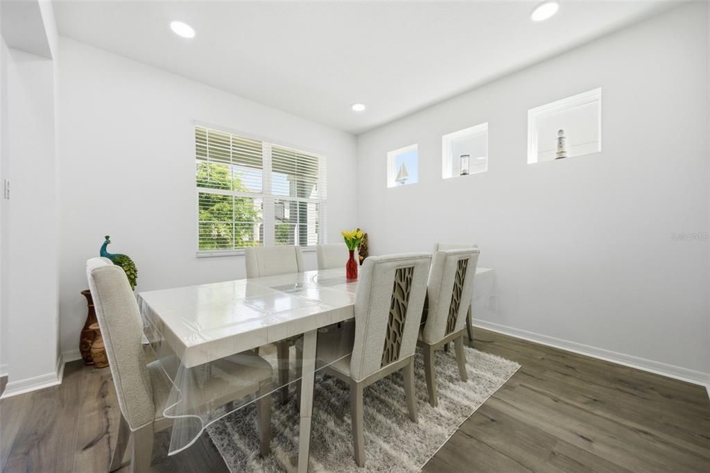 For Sale: $899,000 (5 beds, 4 baths, 3531 Square Feet)