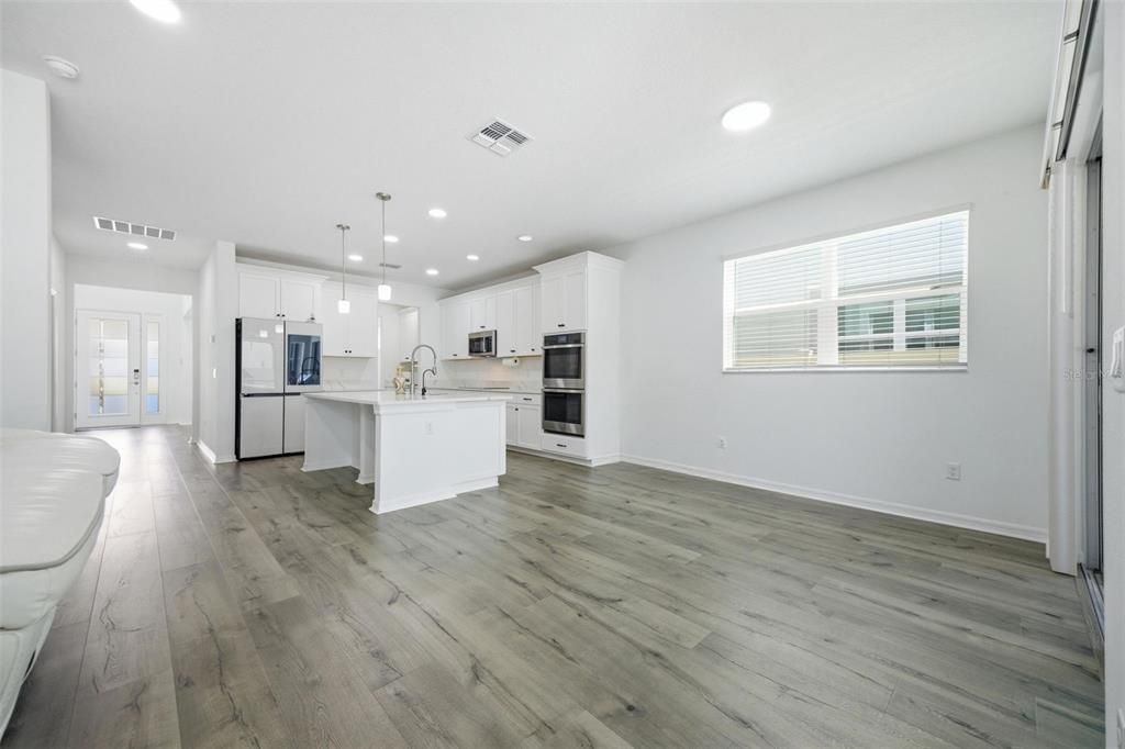 For Sale: $899,000 (5 beds, 4 baths, 3531 Square Feet)