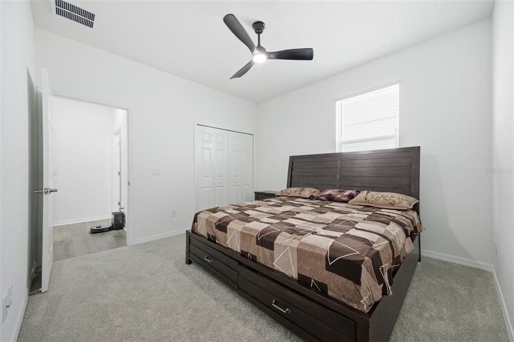 For Sale: $899,000 (5 beds, 4 baths, 3531 Square Feet)