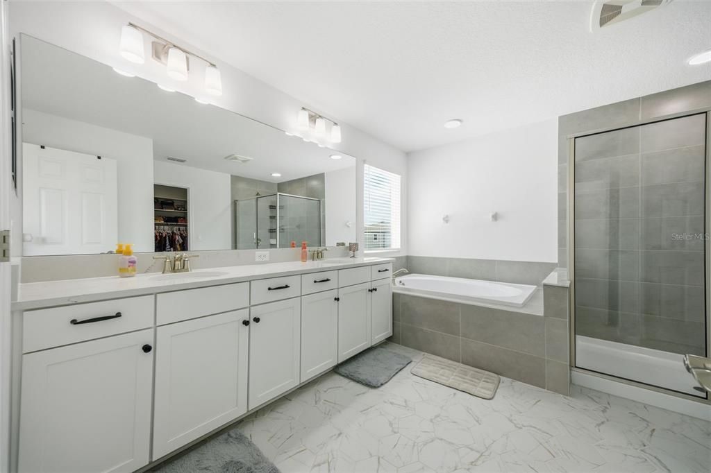 For Sale: $899,000 (5 beds, 4 baths, 3531 Square Feet)