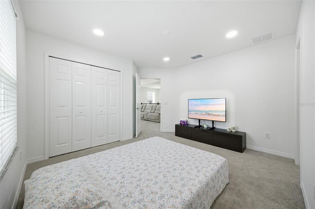 For Sale: $899,000 (5 beds, 4 baths, 3531 Square Feet)