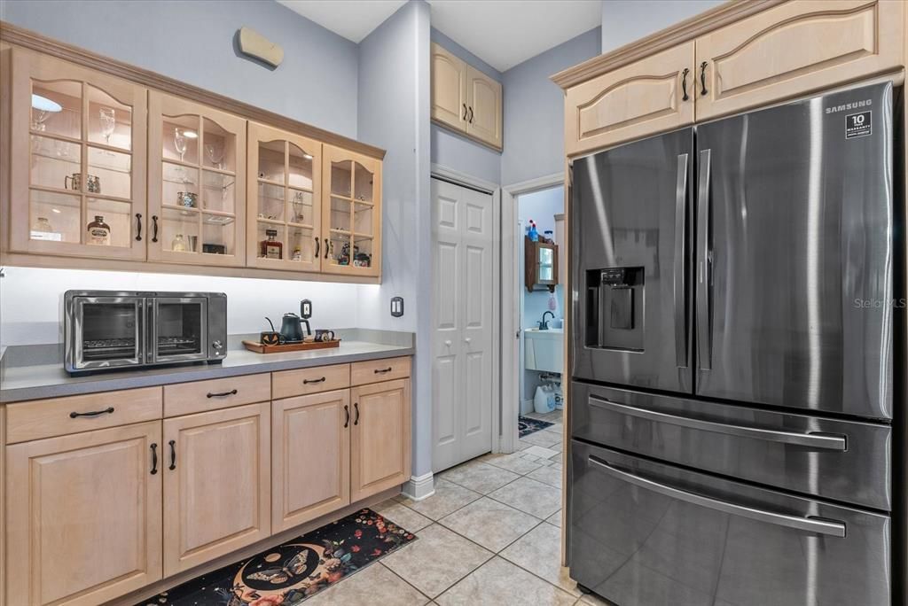 Active With Contract: $875,000 (2 beds, 2 baths, 2195 Square Feet)