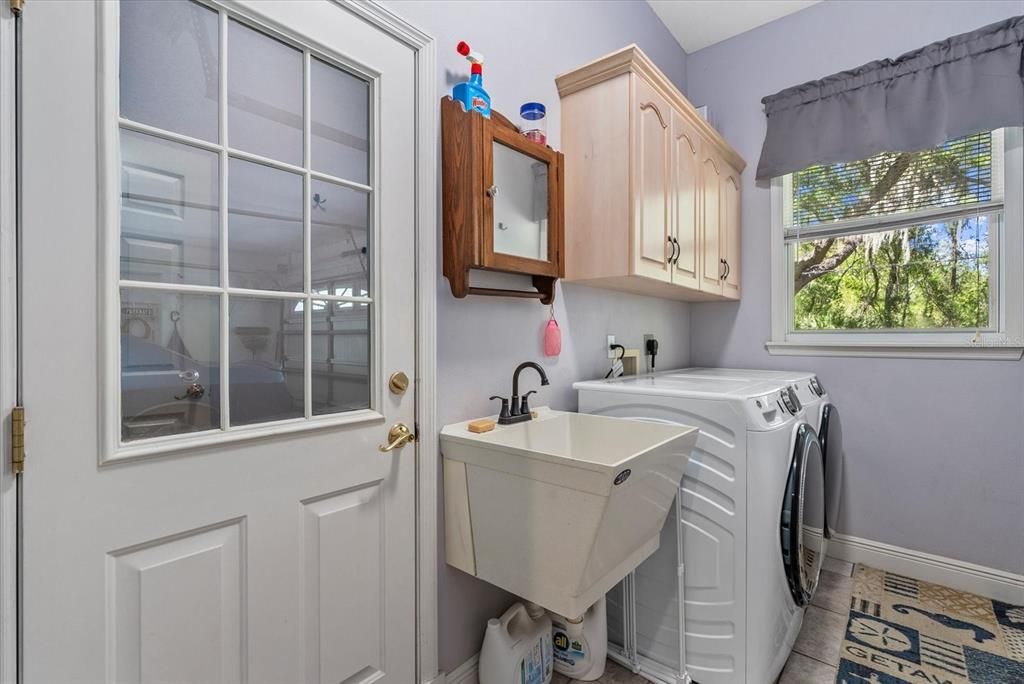 Active With Contract: $875,000 (2 beds, 2 baths, 2195 Square Feet)
