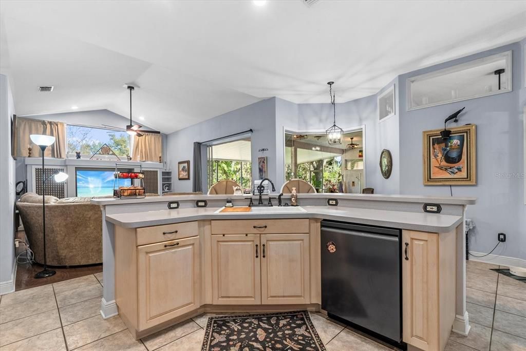 Active With Contract: $875,000 (2 beds, 2 baths, 2195 Square Feet)