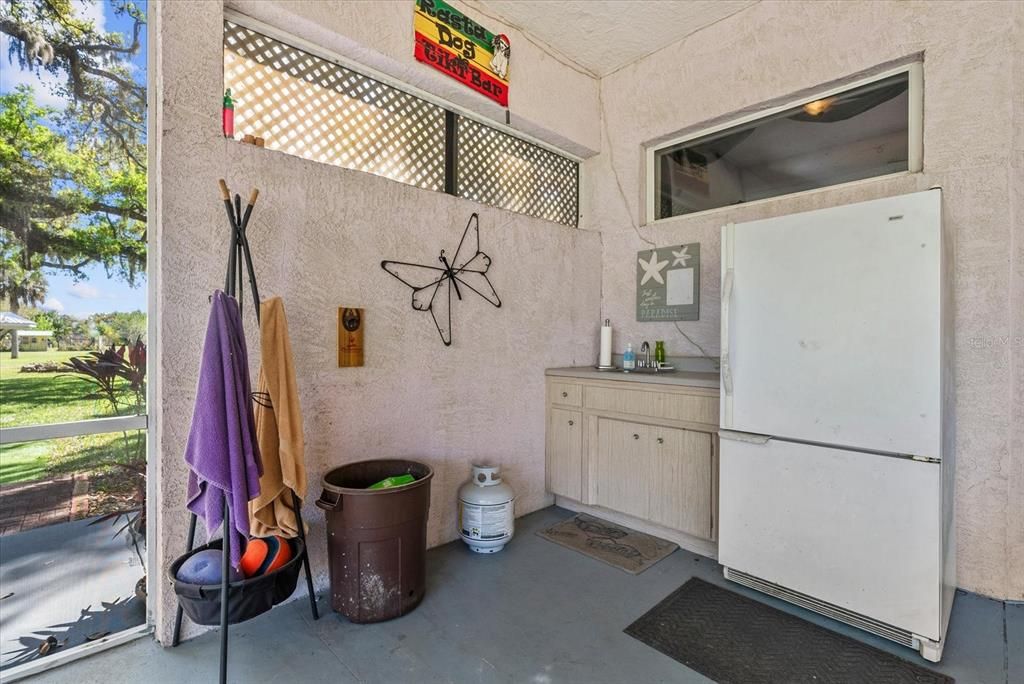 Active With Contract: $875,000 (2 beds, 2 baths, 2195 Square Feet)