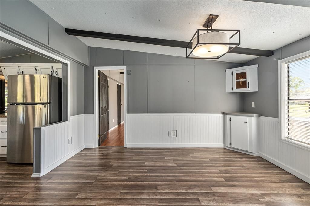 For Sale: $270,000 (3 beds, 3 baths, 1550 Square Feet)