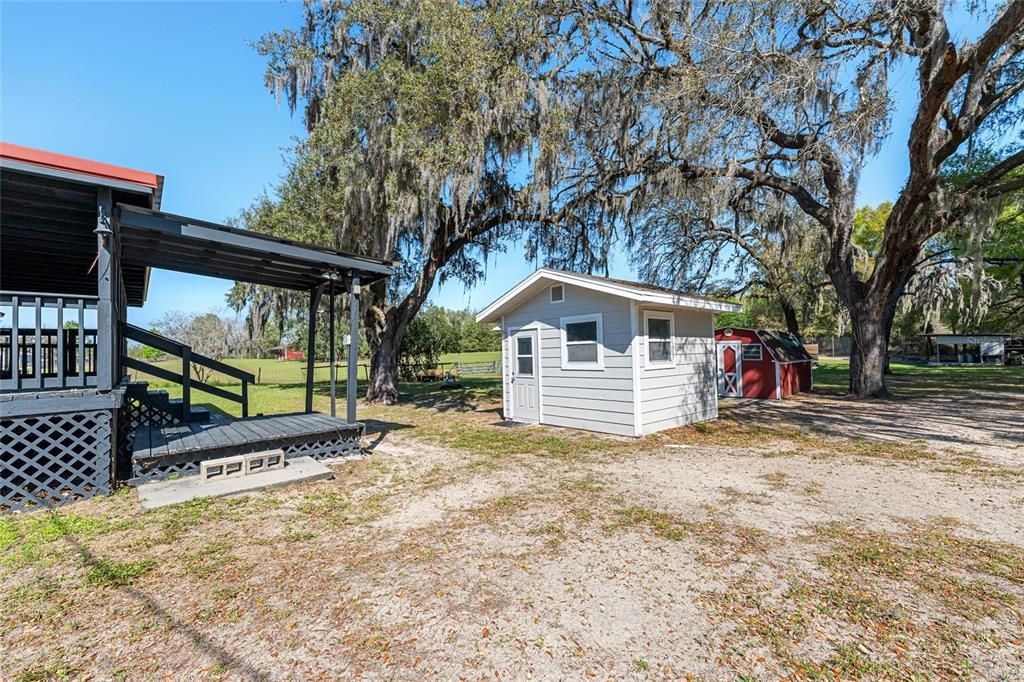 For Sale: $270,000 (3 beds, 3 baths, 1550 Square Feet)