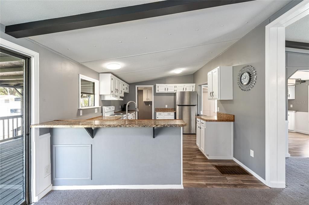 For Sale: $270,000 (3 beds, 3 baths, 1550 Square Feet)
