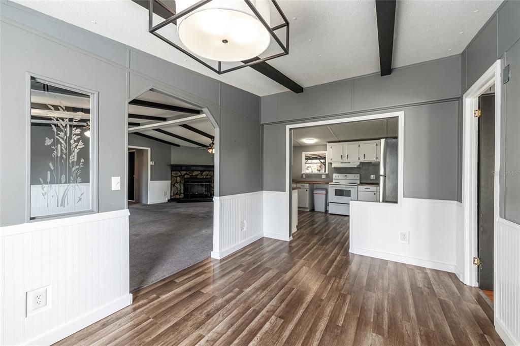 For Sale: $270,000 (3 beds, 3 baths, 1550 Square Feet)