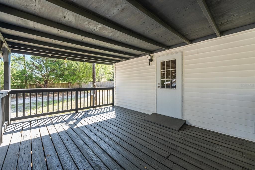 For Sale: $270,000 (3 beds, 3 baths, 1550 Square Feet)
