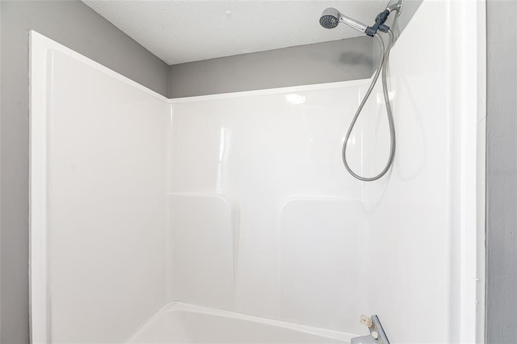 For Sale: $270,000 (3 beds, 3 baths, 1550 Square Feet)