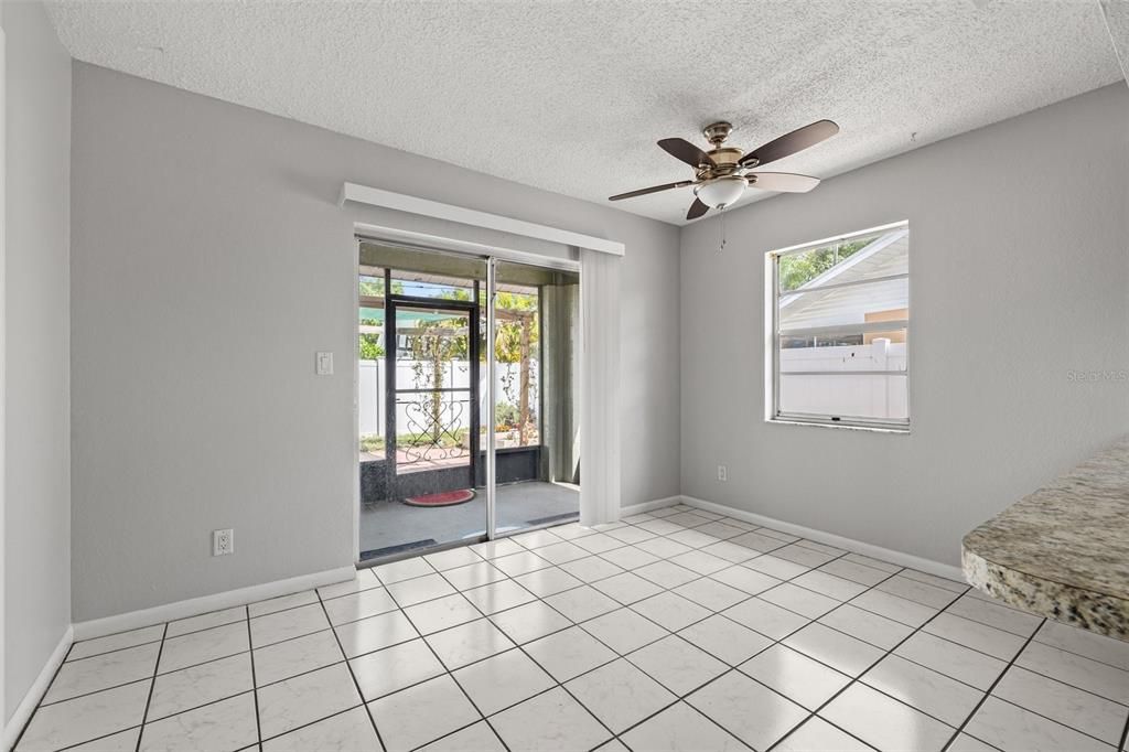 Active With Contract: $1,900 (2 beds, 2 baths, 1030 Square Feet)