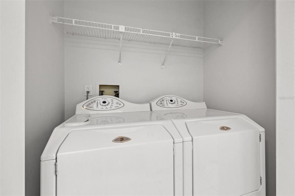 Active With Contract: $1,900 (2 beds, 2 baths, 1030 Square Feet)