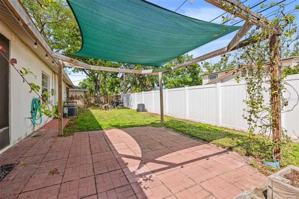 Active With Contract: $1,900 (2 beds, 2 baths, 1030 Square Feet)