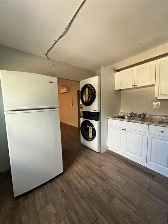 En Venta: $399,000 (4 camas, 0 baños, 1426 Pies cuadrados)