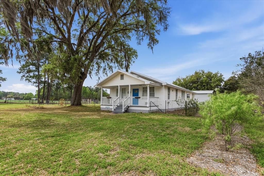 Recently Sold: $340,000 (3 beds, 2 baths, 1456 Square Feet)