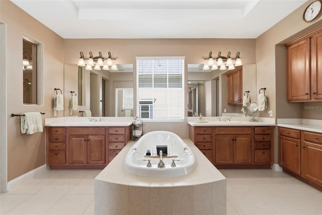 For Sale: $1,545,000 (4 beds, 4 baths, 4070 Square Feet)
