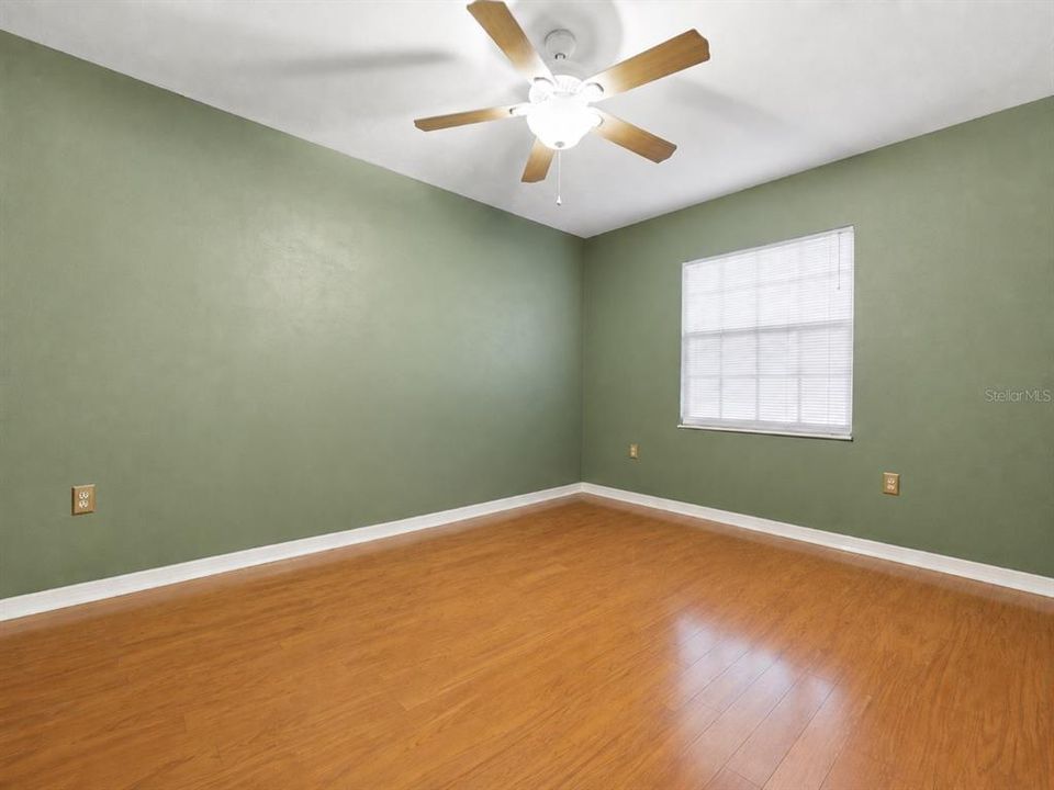 Activo con contrato: $579,000 (4 camas, 3 baños, 2760 Pies cuadrados)