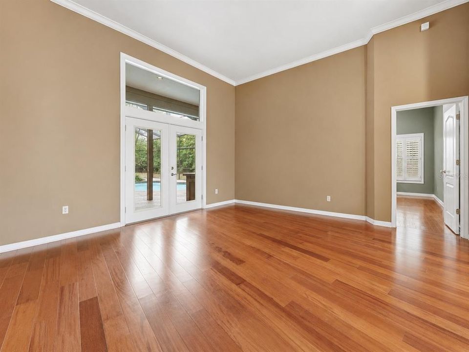 Activo con contrato: $579,000 (4 camas, 3 baños, 2760 Pies cuadrados)