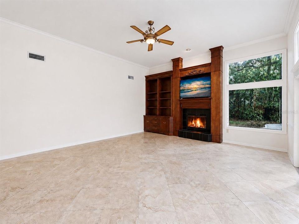 Activo con contrato: $579,000 (4 camas, 3 baños, 2760 Pies cuadrados)