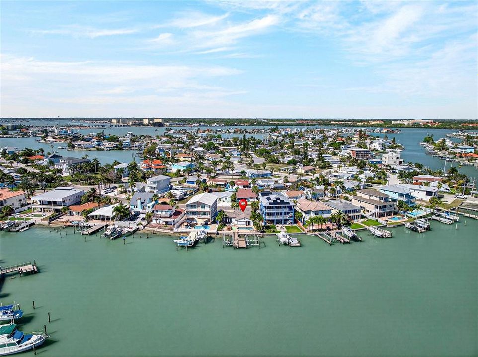 待售: $925,000 (0.14 acres)