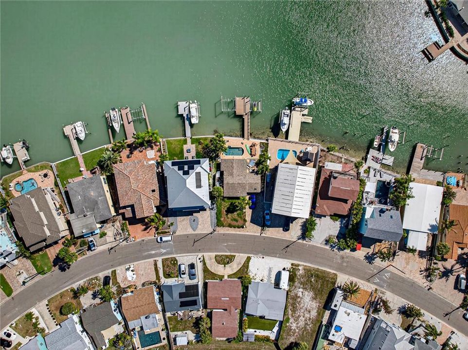 待售: $925,000 (0.14 acres)