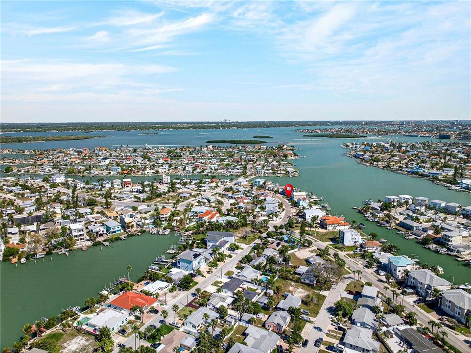 待售: $925,000 (0.14 acres)