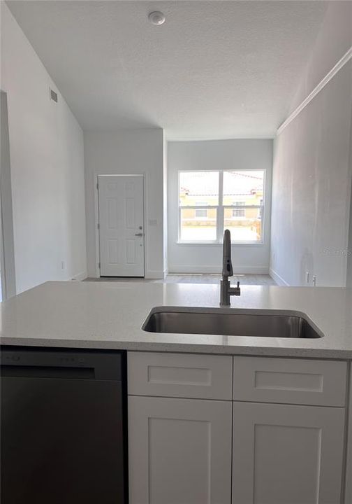 В аренду: $1,700 (3 спален, 2 ванн, 1056 Квадратных фут)