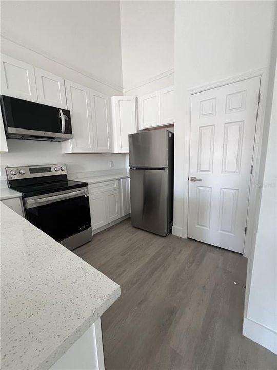 В аренду: $1,700 (3 спален, 2 ванн, 1056 Квадратных фут)