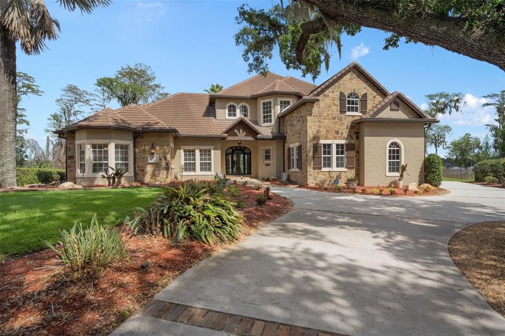 Recently Sold: $3,150,000 (5 beds, 4 baths, 5168 Square Feet)