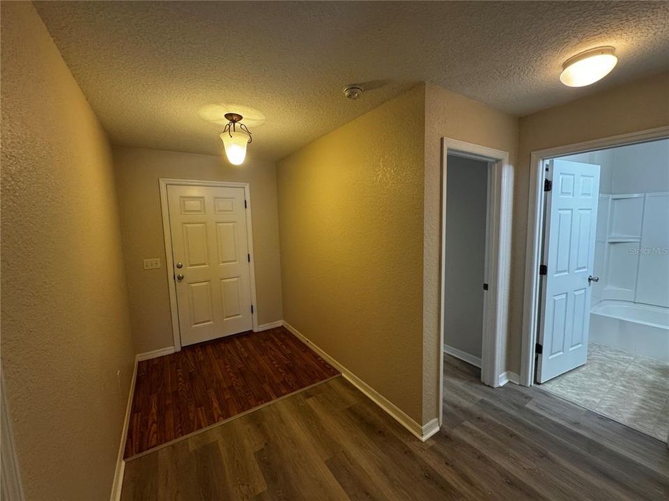 For Rent: $1,700 (3 beds, 2 baths, 1426 Square Feet)