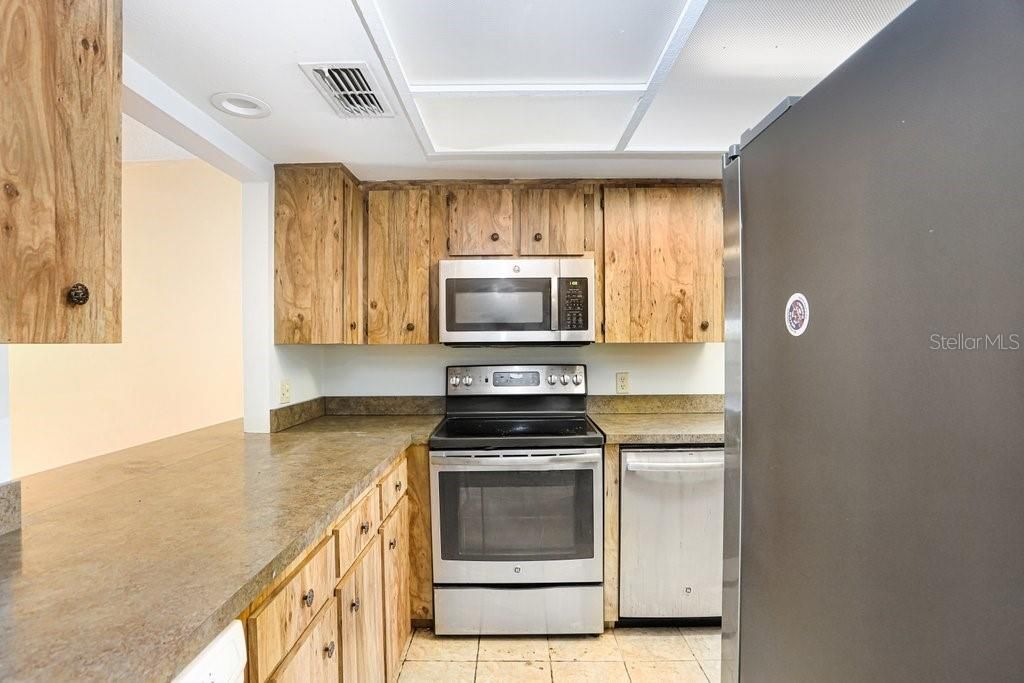 For Sale: $179,999 (2 beds, 2 baths, 1545 Square Feet)