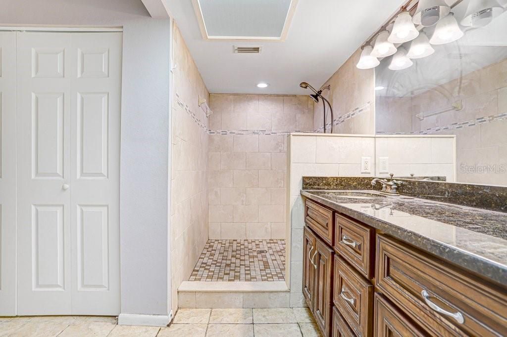 For Sale: $179,999 (2 beds, 2 baths, 1545 Square Feet)