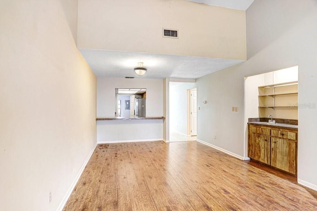 For Sale: $179,999 (2 beds, 2 baths, 1545 Square Feet)