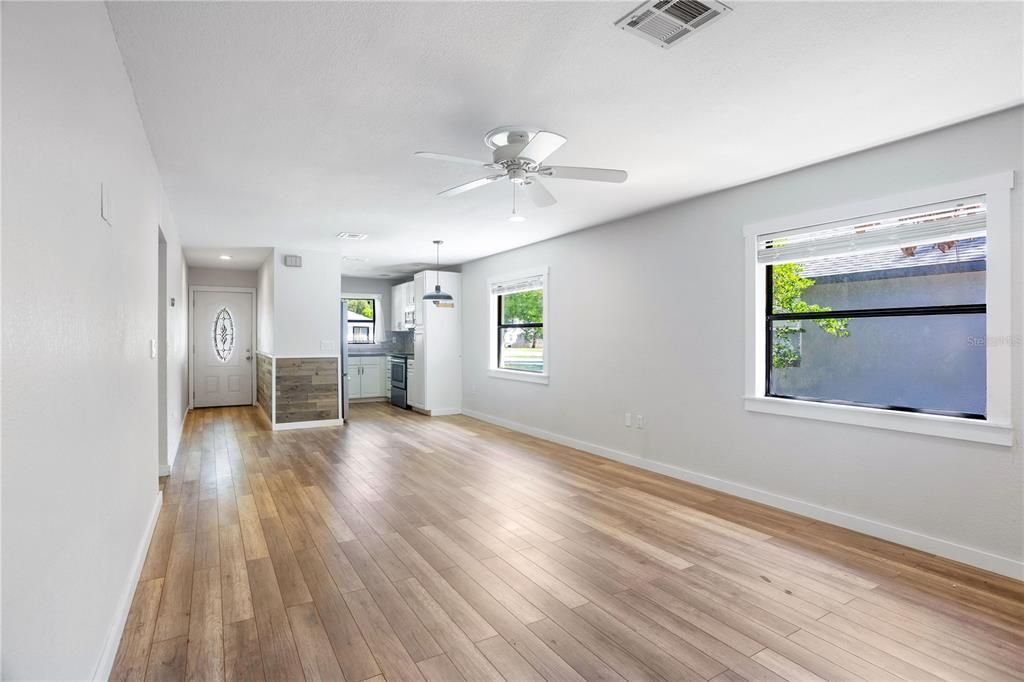Activo con contrato: $294,000 (2 camas, 2 baños, 1331 Pies cuadrados)