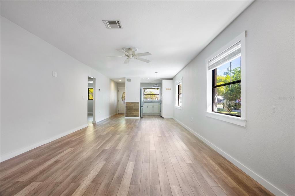 Activo con contrato: $294,000 (2 camas, 2 baños, 1331 Pies cuadrados)