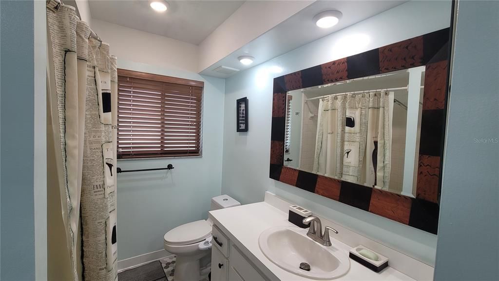 For Sale: $260,000 (3 beds, 2 baths, 1595 Square Feet)