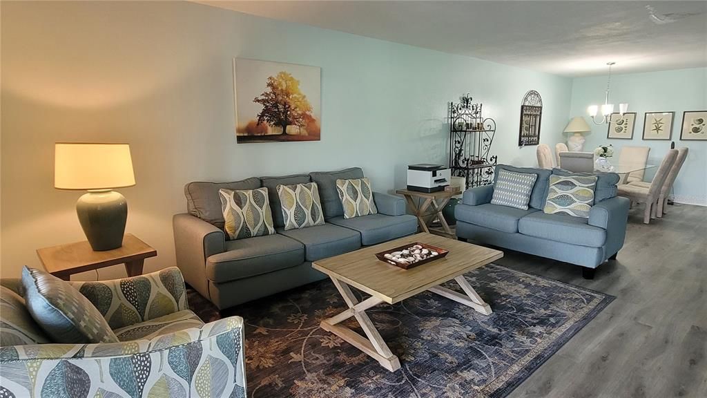 For Sale: $260,000 (3 beds, 2 baths, 1595 Square Feet)