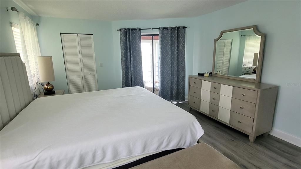 For Sale: $260,000 (3 beds, 2 baths, 1595 Square Feet)