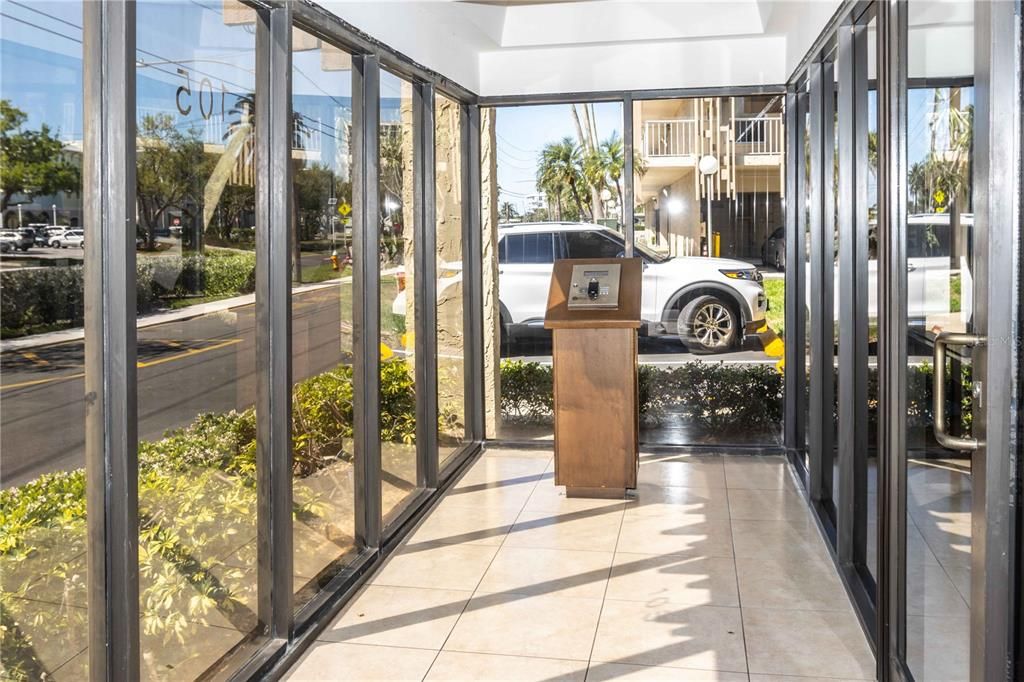 В аренду: $2,500 (2 спален, 2 ванн, 1090 Квадратных фут)