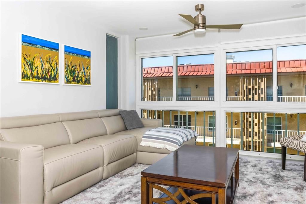 В аренду: $2,500 (2 спален, 2 ванн, 1090 Квадратных фут)