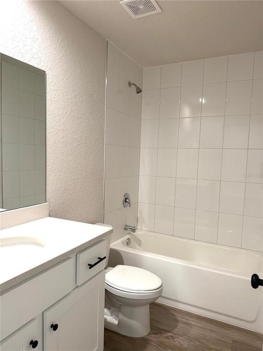 待售: $419,900 (4 贝兹, 0 浴室, 2104 平方英尺)